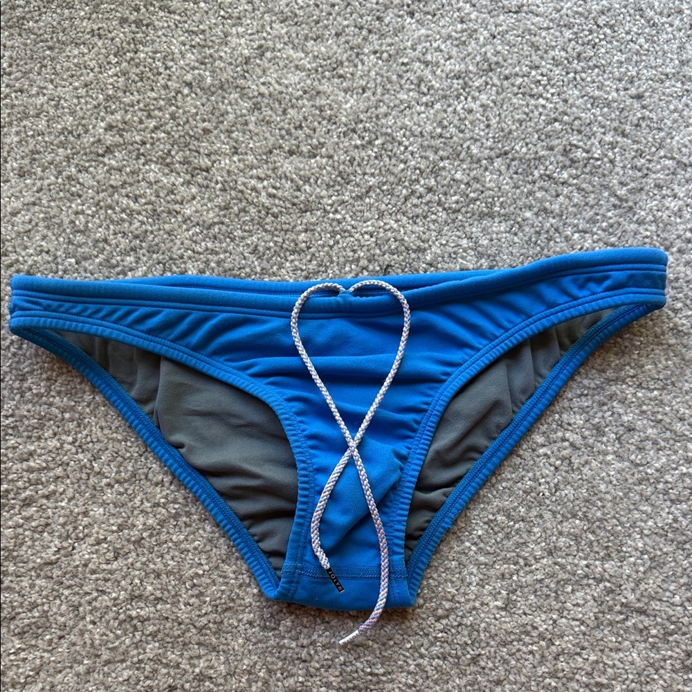 Jolyn Midl bikini bottoms